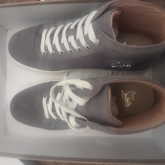 Shoes - Picture 2 of 3